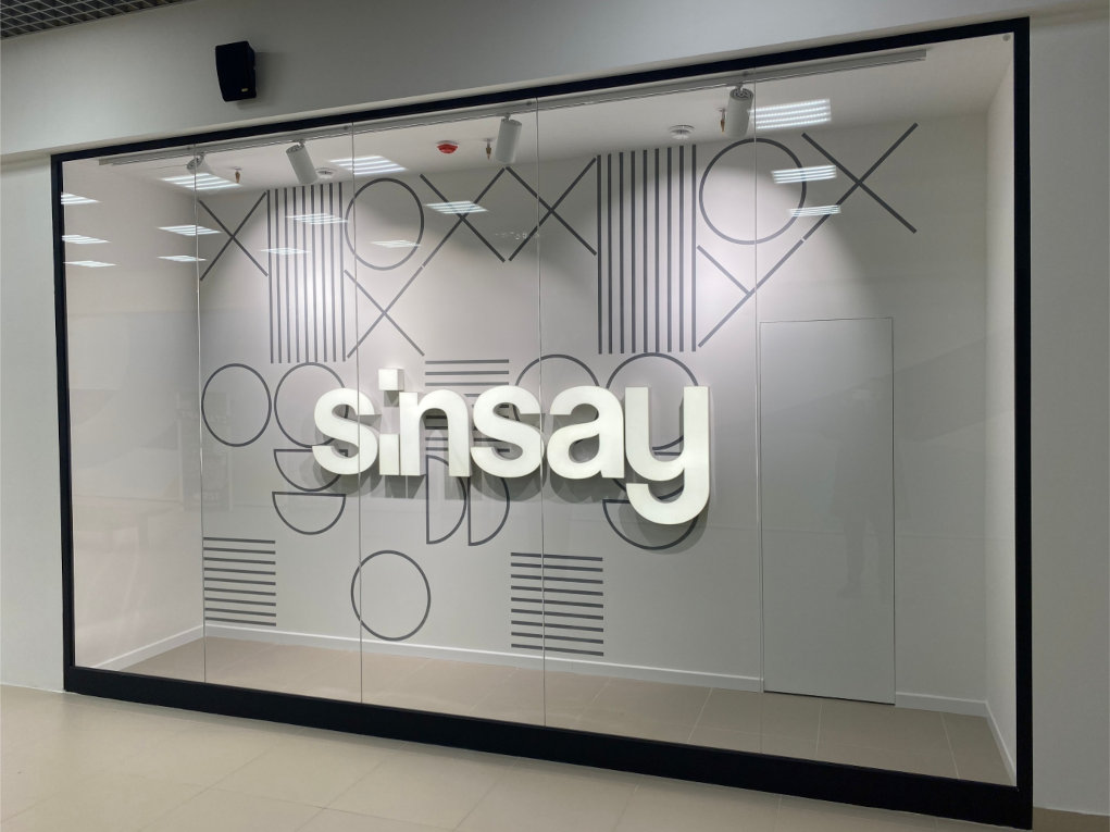 Световая инсталляция для магазина Sinsay